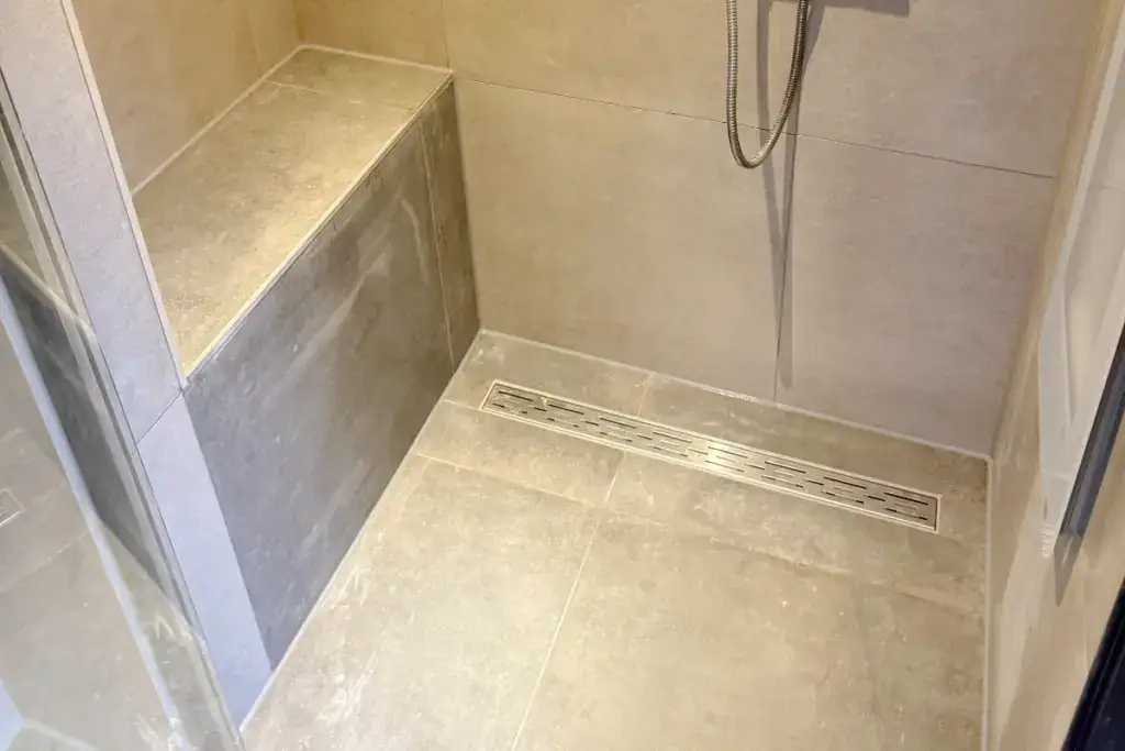 Professionele kitter badkamer laten kitten